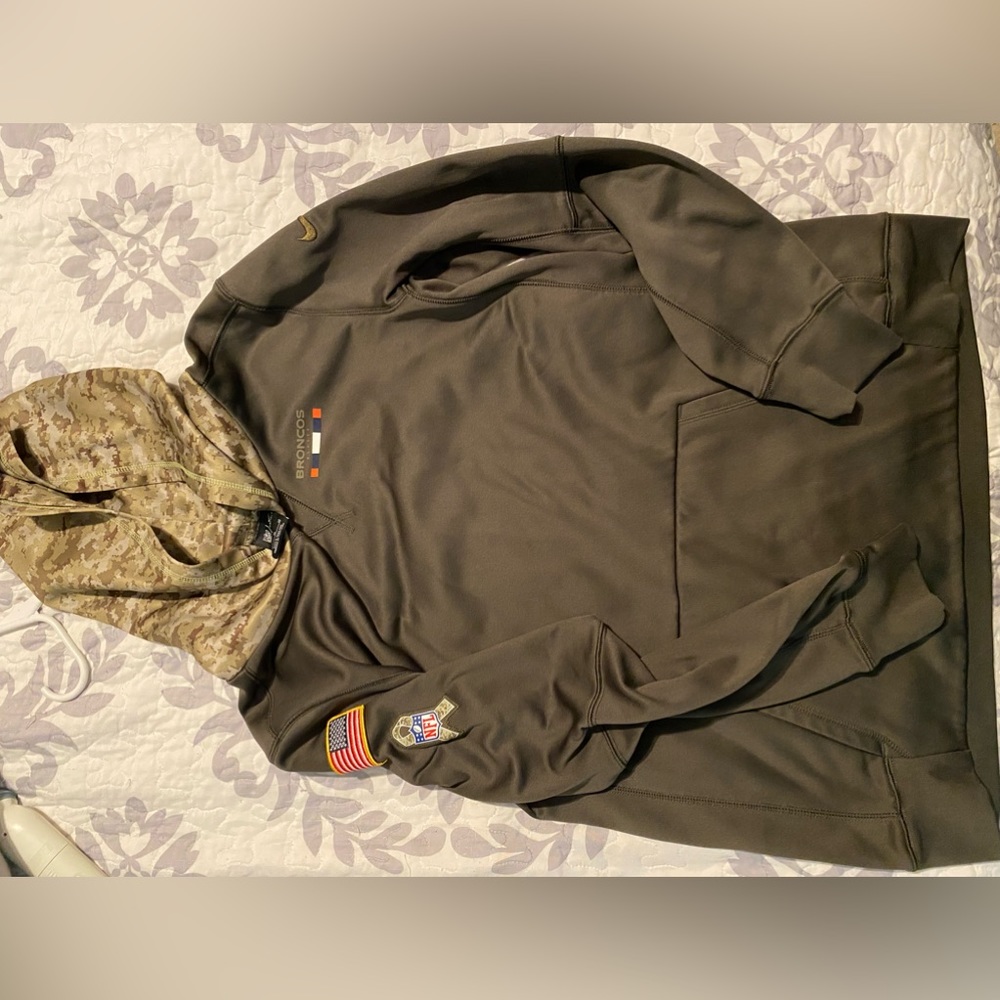 Nike Broncos Youth XL hoodie